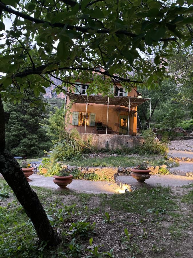 Domaine D'Angouire Hotel Moustiers-Sainte-Marie Exterior foto